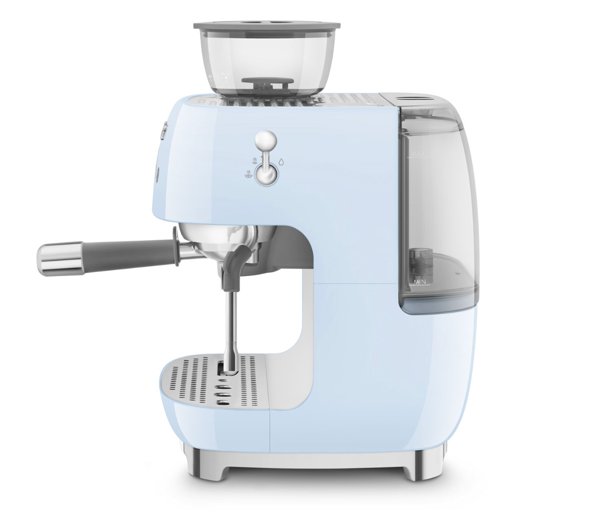 Espresso machine with built-in grinder