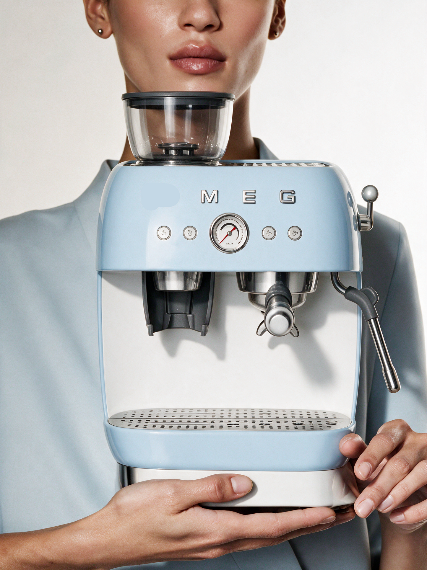 Espresso machine with built-in grinder