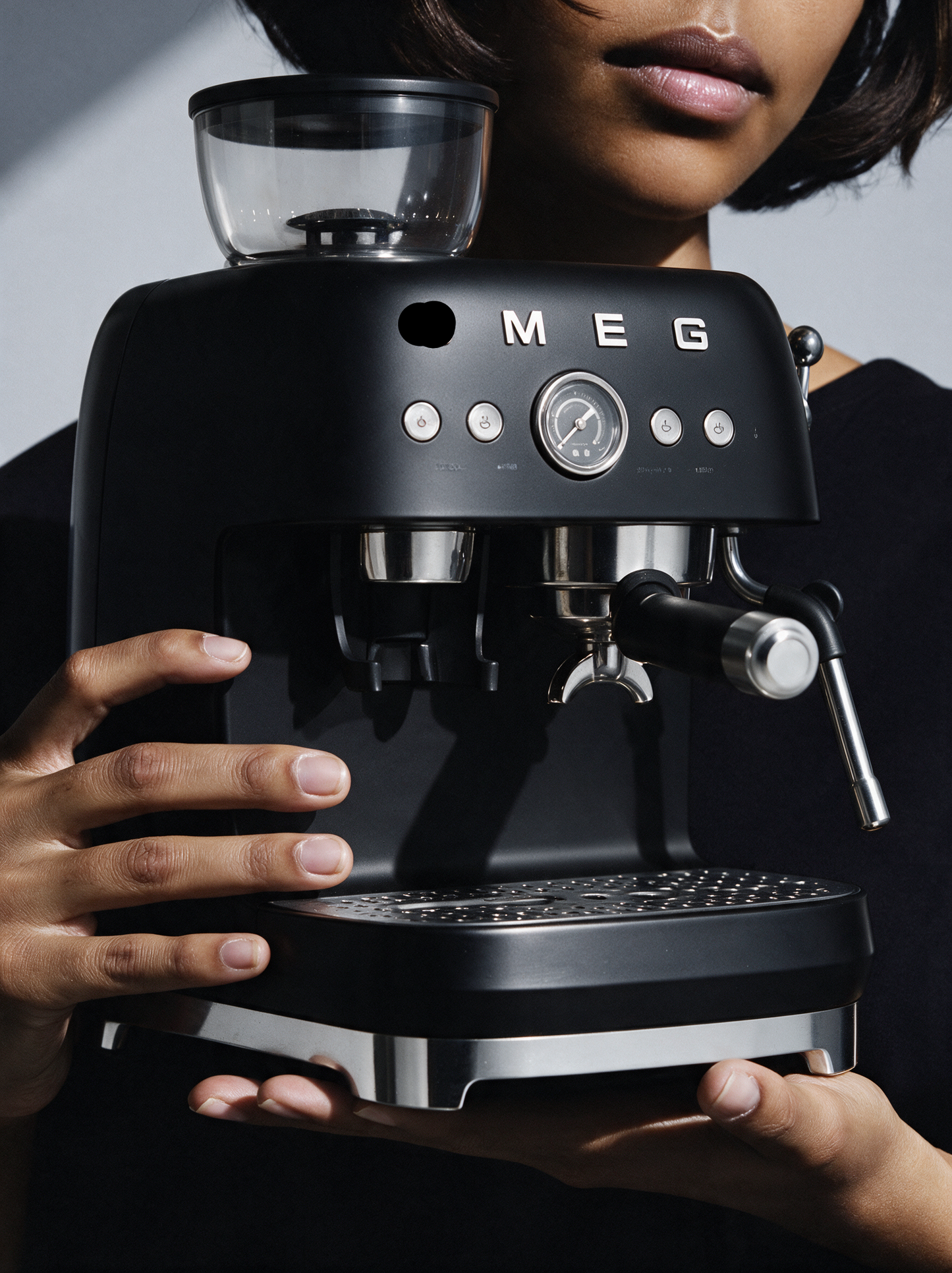 Espresso machine with built-in grinder